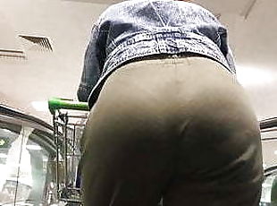 Ugly MILF W Perfect Wide Ass VPL..