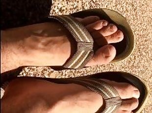 Thongs / Flip-flops & barefoot skateboarding want to come join me? - Manlyfoot