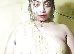 Giant Indian Big Boobs Aunty With Shawl 