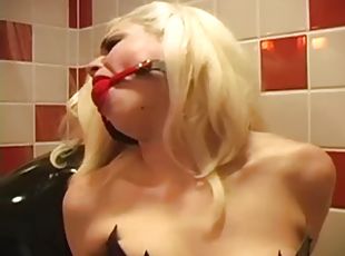 "milfs", Bdsm, Bertiga, Terikat, Rambut kuning, Latex, "gagging", Perhambaan, Rambut perang, "femdom"