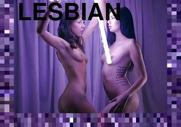 Lesbian Light Show - S18:E7
