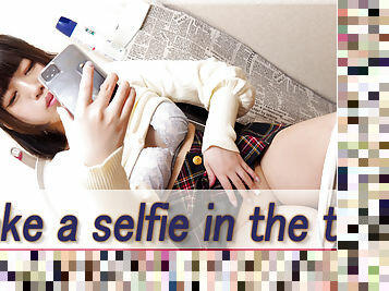 Take a selfie in the toilet - Fetish Japanese Video