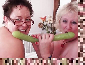 British Big Tits Bbw Grannies go lesbian