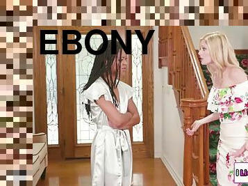 Brunette ebony tongues her blonde bestfriends clit
