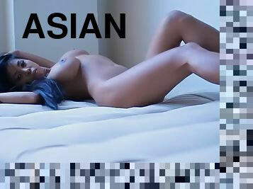 Hot Asian Showoff