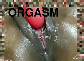 Fat pussy girl fucks her pussy till she orgasms .