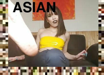 Asian foot queen
