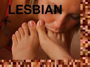 Sexy Bitches In Lesbian Foot Fetish Action