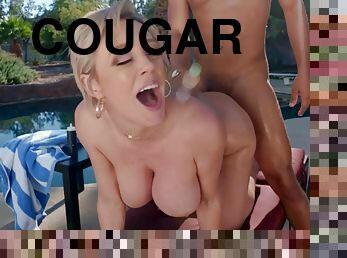 Cougar Dee Williams gets ass-gaped in her fresh anal fuck scene