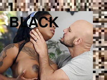 Inked freak black girl Gogo Fukme gets banged by pale dude JMac