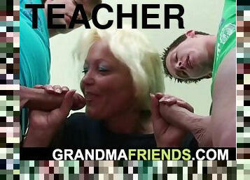 Very old teacher takes double penetration