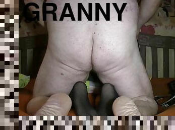 New granny one more pussy insertion