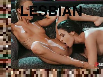 pasarica, bunaciuni, lesbiana, nebuna, sarutand, incredibil