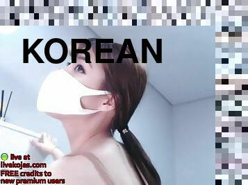 Korean camgirl oiled her nice body