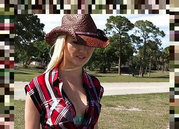 Blonde cowgirl expertly rides a boner in the truck
