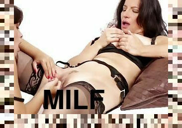 Milf seduces the babysitter