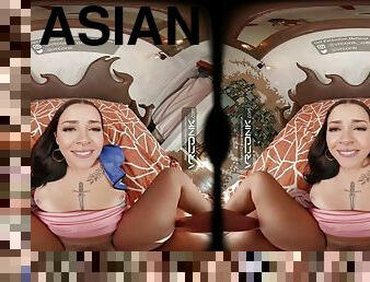 VR Conk Sexy Bella Luna gets fucked hard in one piece Nico Robin parody VR porn