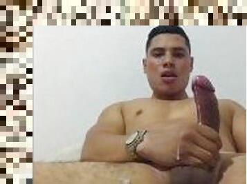 Ken expulsando su leche caliente, imagina estar en Ku cara y caiga en tu cara