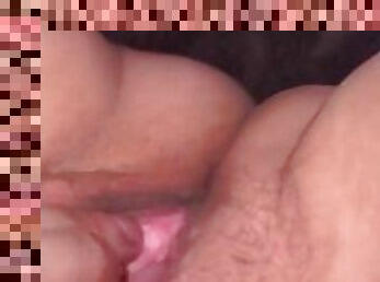 masturbation, orgasm, fitta-pussy, kvinnligt-sprut, amatör, milf, fingerknull, ensam, vått, saftig