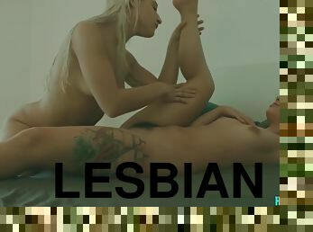 купання, волохата, на-свіжому-повітрі, лесбіянка-lesbian, порнозірка, пара, блондинка, душ, брюнетка, татуювання