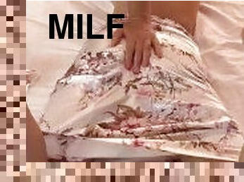 levrette, amateur, ejaculation-sur-le-corps, milf, pieds, sale, point-de-vue, sur-le-visage, chambre-a-coucher, solo