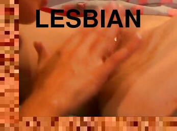 orgasm, lesbiana, jucarie, cu-degetelul, lenjerie, amuzant