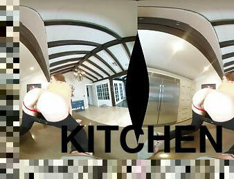 Kitchen fun - Striptease