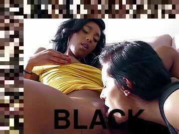 vagina-pussy, lesbian-lesbian, hitam, permainan-jari, pacar-perempuan, cantik, oral-melalui-mulut, berambut-cokelat