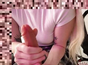 masturbácia, pička, zlatíčka, vyhrnutá-sukňa, nohavičky, blondýna, drobné, realita, podprsenka