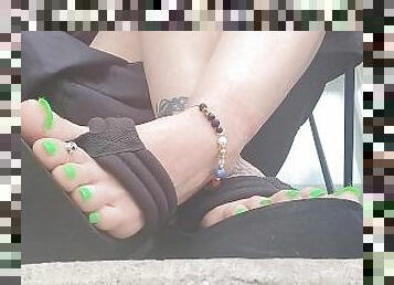Goth girl with cute feet