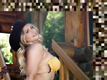 Mia Malkova - Curvy Bbw Milf Gives A Sensual Striptease Outdoor For