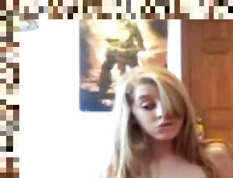 Girl cums from webcam masturbation