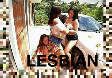 laukas, lesbietės, žaislas, seksas-tryse, brunetė, tatuiruotė