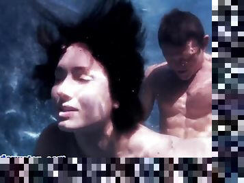 Underwater Adventures Of Attractive Darkhair