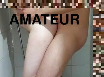 Je le suce sous la douche, il m'encule dans la chambre ! - Les Pounes