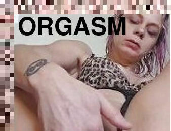 Pussy play, dirty talk and orgasms for you