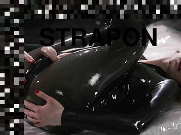 strap-on, lesbisk, leksak, dildo, fetisch, latex, ensam