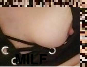 Milf Masterbates Until She Cums...Up close