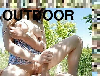Hot outdoor sex. My girlfriend loves it when I cum on her round ass.