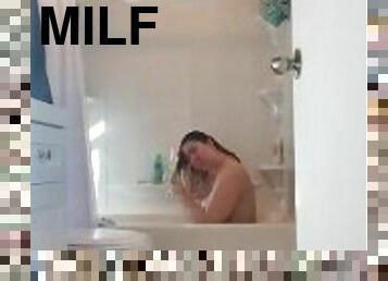 Cam MILF in bath