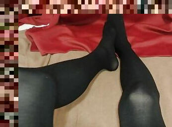 Crossdresser is masturbating. Pantyhose and blue panties!