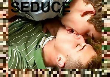 Young Devin Lee Scott seduces Hoyt Jaeger into wild anal sex