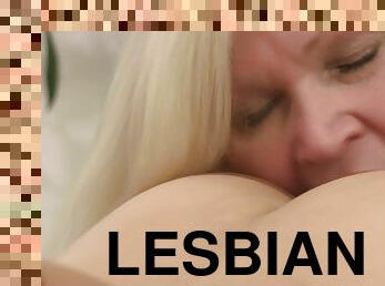 Lesbian granny tastes sluts vag