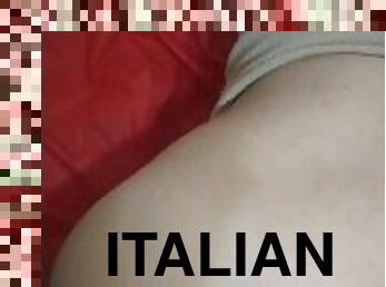 takaapäin, pissaaminen, pillu-pussy, amatööri, typykät, milf, äityli, äiti, italialainen