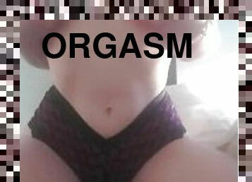 Petite teen has big orgasm on vibrator