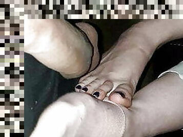 Sockjob to barefoot footjob