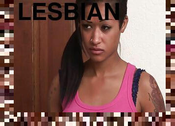 ציצי-גדול, הובנה, לסבית-lesbian, לעשות-עם-האצבע, מגולח, קעקוע, טרמפיסט