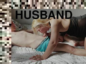 Queen-foxi Woke Up Husband With A Good Blowjob And Got Cum On Ass
