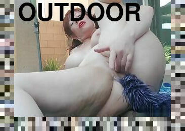 Outdoor Kunt Play