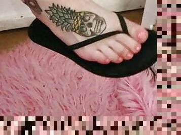 Foot fetish - amateur foot tease flip flop dangle